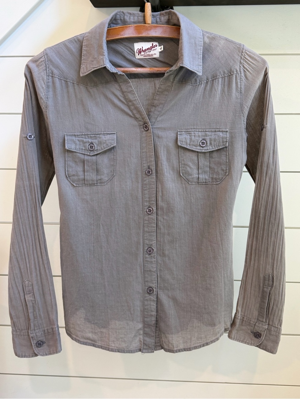 Wrangler Men's Button-Down Shirt in Gray